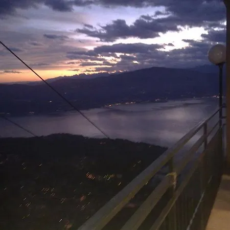 Funivie Del Maggiore 3* لافينو